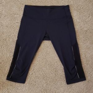 Lululemon black capri leggings mesh reflective